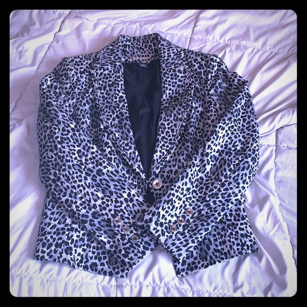 Leopard print blazer